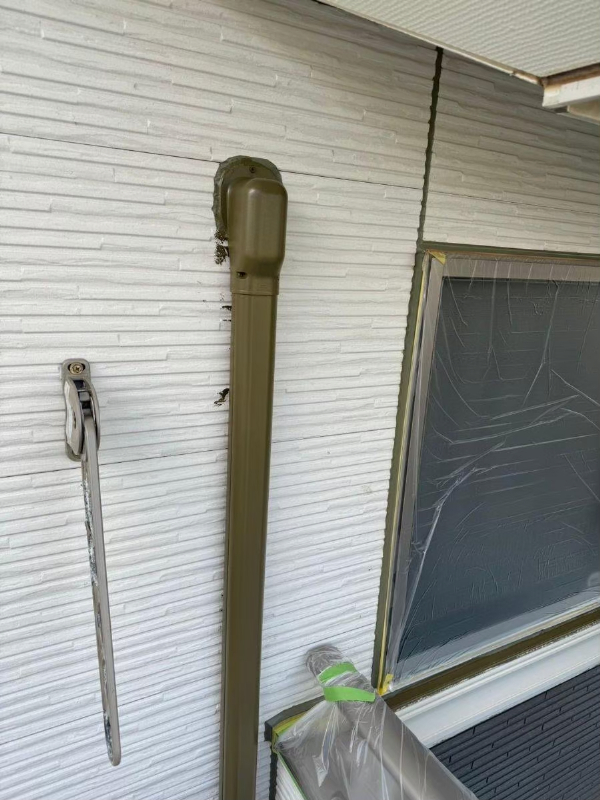 うるいど南 エアコン配管カバー 塗装(1)