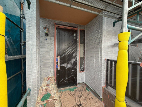 千葉市T様_外壁下塗り玄関