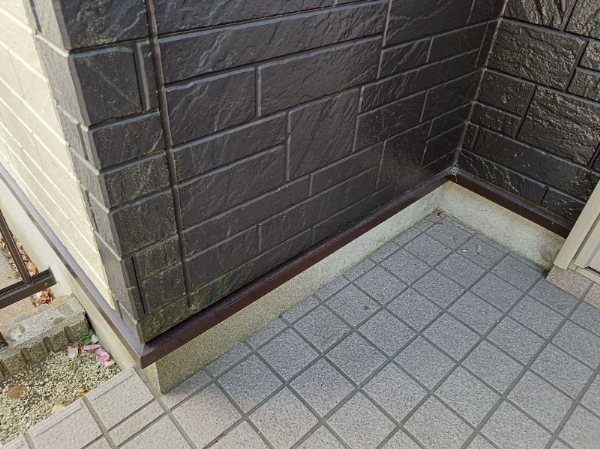 千葉市緑区H様_玄関まわりコケ
