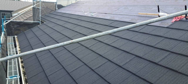 千葉市中央区_屋根カバー施工中3