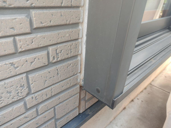 千葉市中央区M様_施工前シーリング