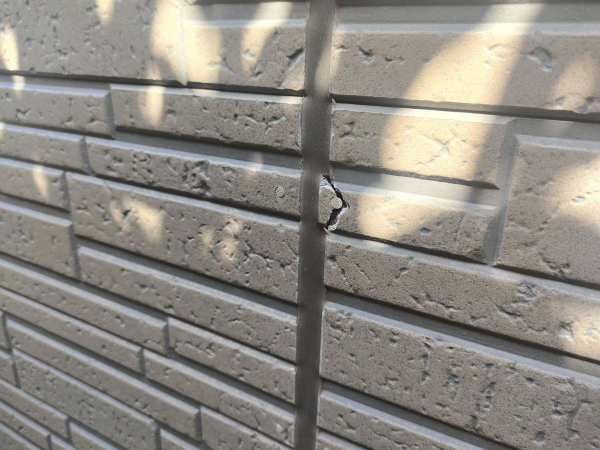 千葉市中央区M様_外壁ヒビ
