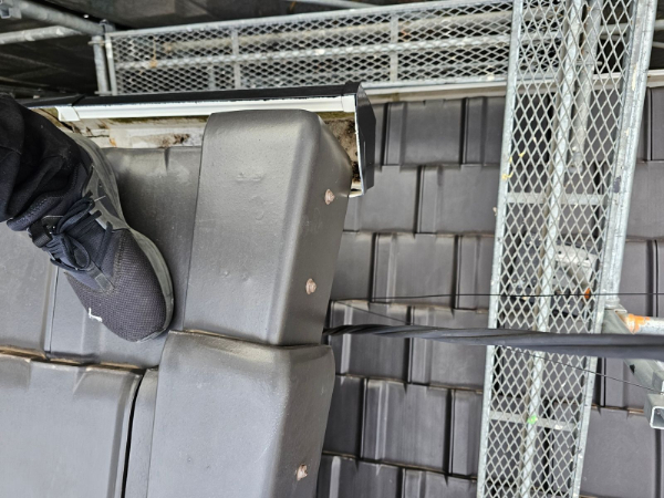 ちはら台西_M様施工後屋根ビス2