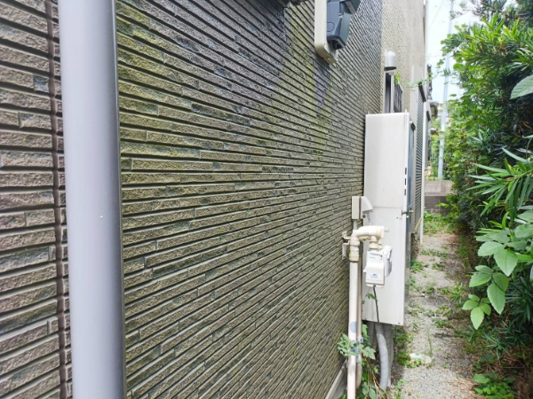 千葉市中央区T様_施工前コケ汚れ2