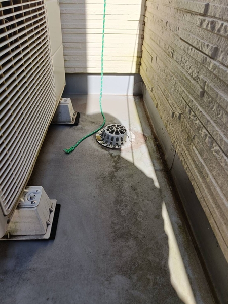 市原市E様_施工前ベランダ