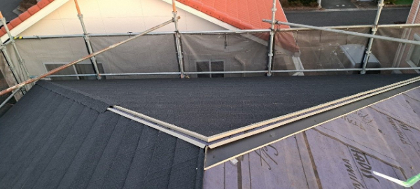千葉市緑区I様_屋根カバー施工中3