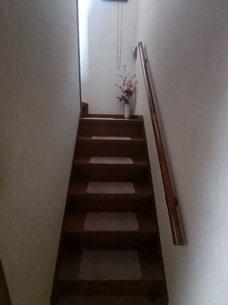 千葉市花見川区K様_施工前階段の様子