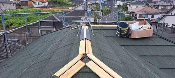 緑区A様屋根棟部分